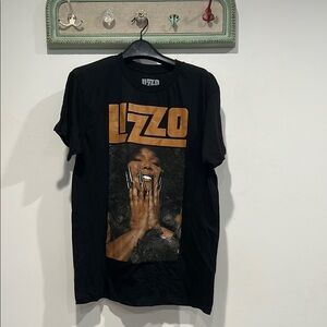 Lizzo black girl magic Black Graphic T-Shirt short sleeve medium unisex size